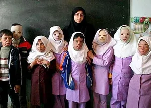 دیدار منوچهر متکی از روستا و مدرسه شین‌آباد